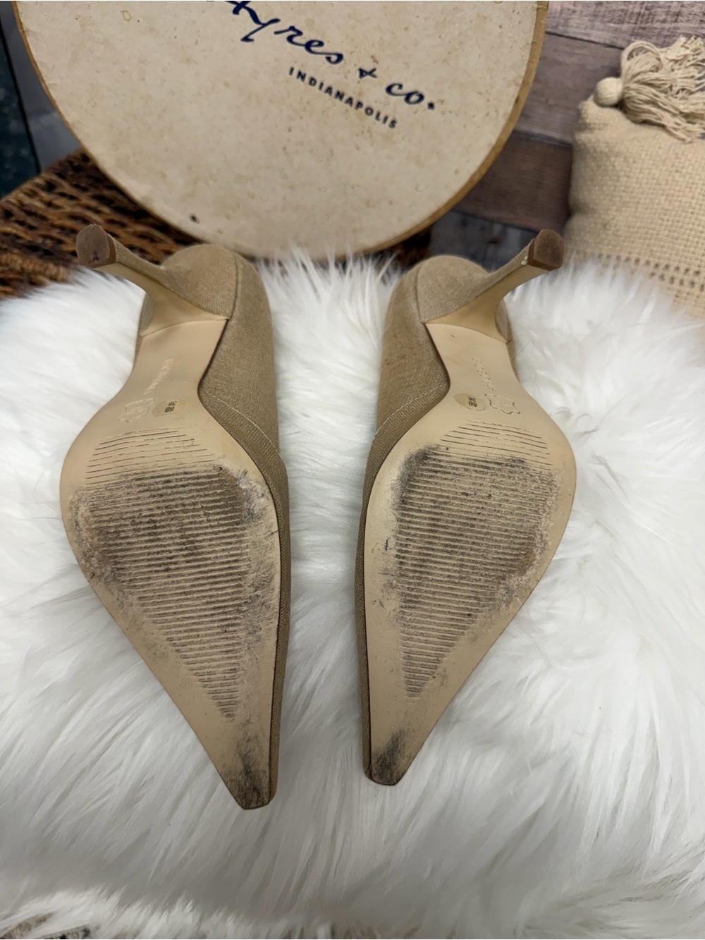 BCBGirls Gold Metallic Linen Heels 6 - Picture 5 of 6